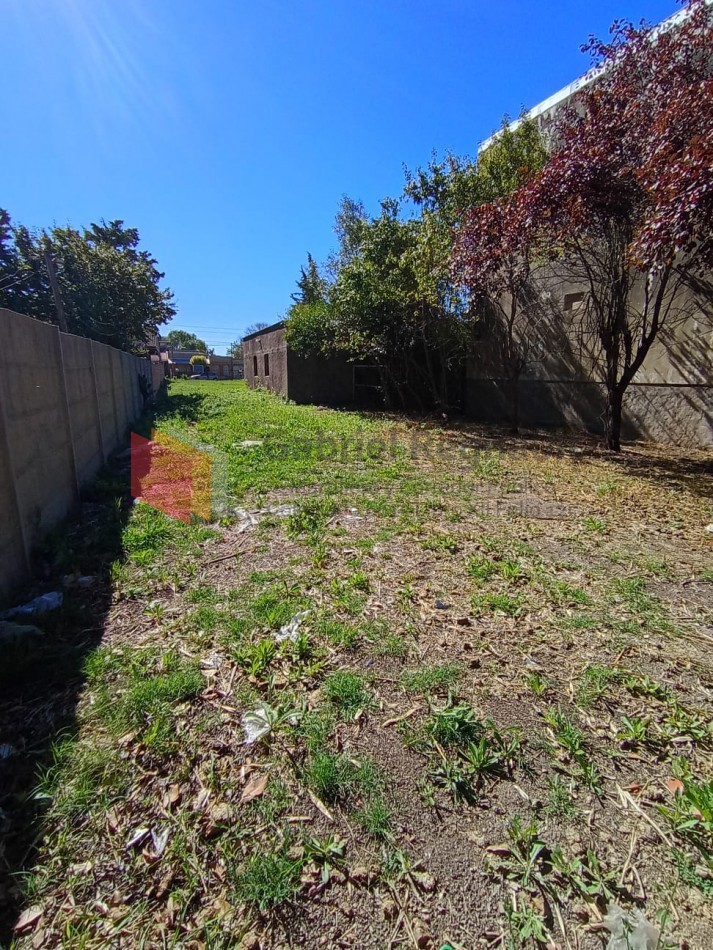 Lote calle 39 entre Av. Montevideo y Corrientes