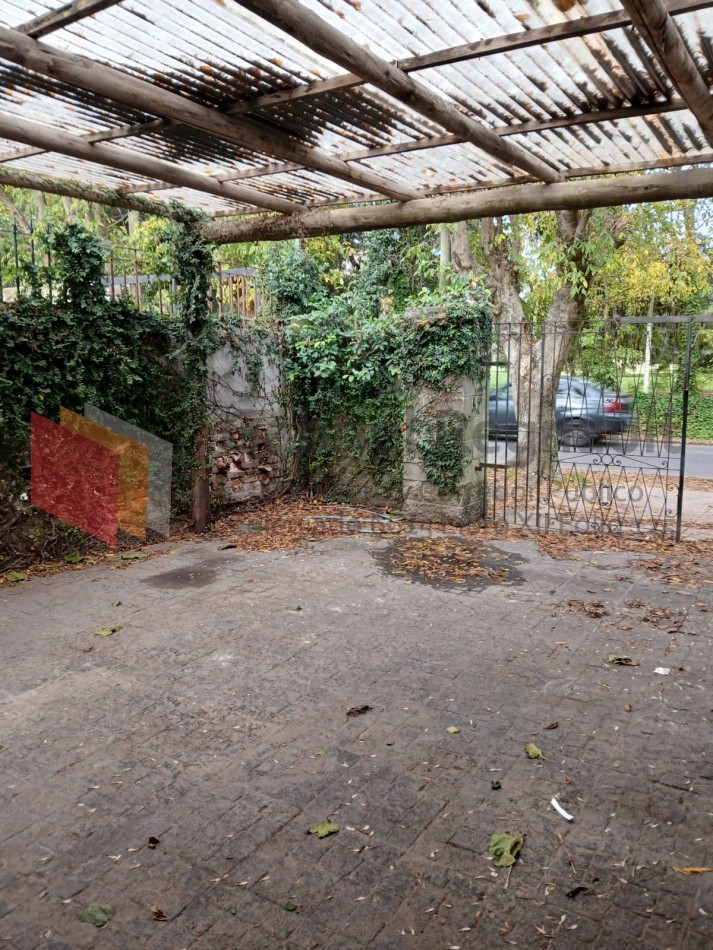 Casa calle 426 e/ Camino Centenario y 5
