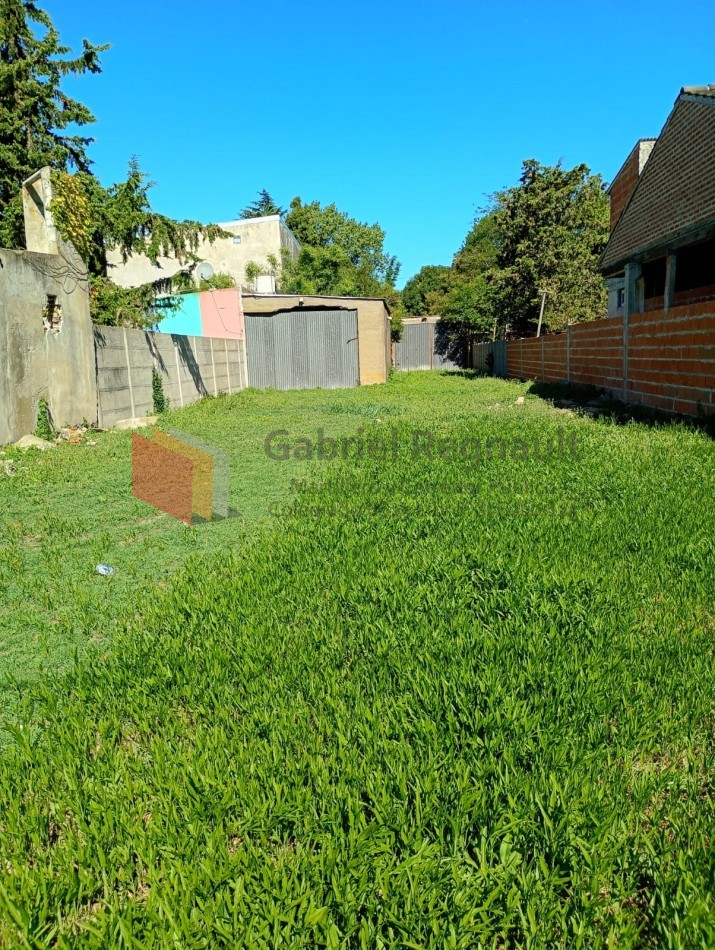 Lote calle 39 entre Av. Montevideo y Corrientes