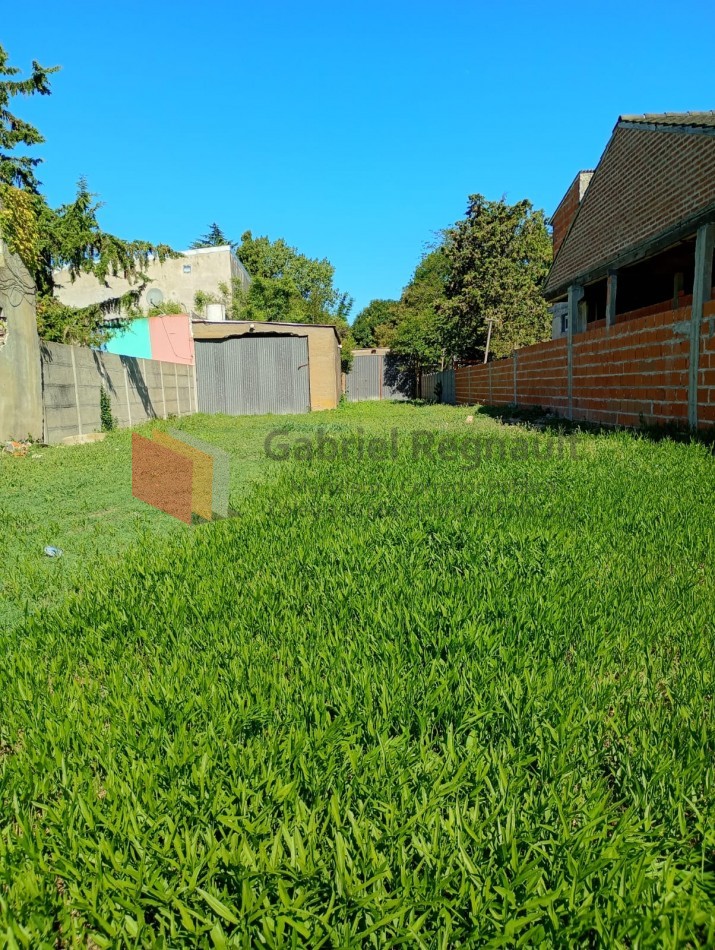 Lote calle 39 entre Av. Montevideo y Corrientes