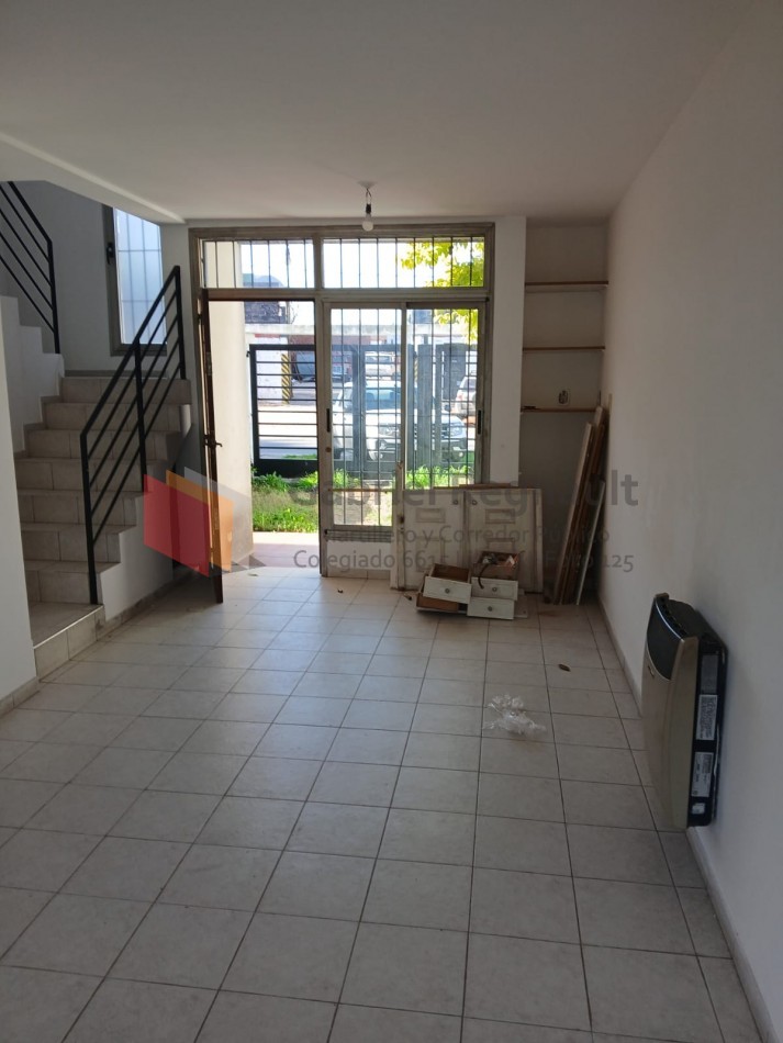 Duplex calle 40 e/ 137 y 138